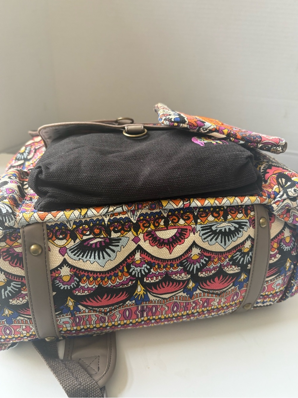 Sakroots Artist Circle Flap Backpack Bohemian Design Fits Up To 13” Laptop New - Picture 11 of 16